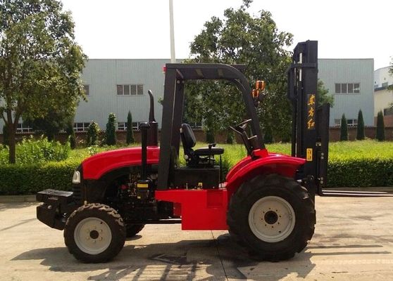 YTO 29.4kw 1.5ton 4x4 آلات النقل والإمداد مع محرك C490BT