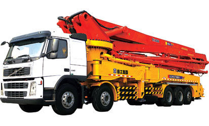 94m / H 279kw شاحنة خرسانة مثبتة على الشاحنة آلات بناء الطرق